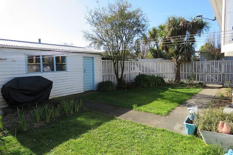 Photo of property in 65 Coopers Road, Dallington, Christchurch, 8061