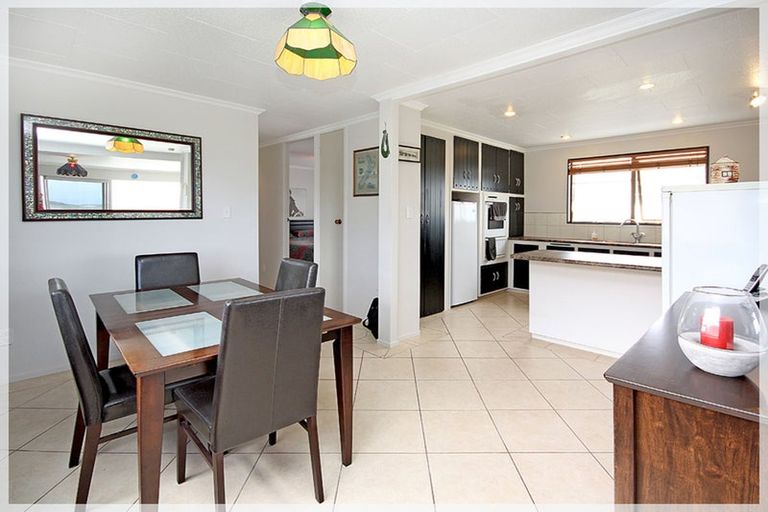 Photo of property in 67 Hartley Street, Foxton Beach, Foxton, 4815