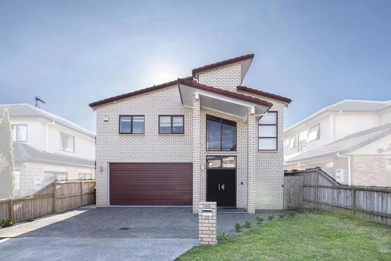 Photo of property in 13 Heidi Crescent, Flat Bush, Auckland, 2016