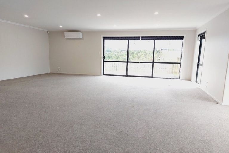 Photo of property in 27 Leathem Crescent, Pokeno, 2402