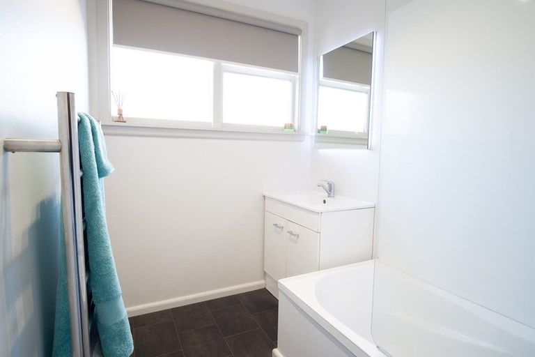 Photo of property in 30 Daniels Road, Redwood, Christchurch, 8051