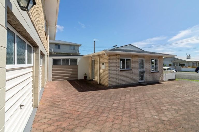 Photo of property in 21 Bulteel Street, New Plymouth, 4310