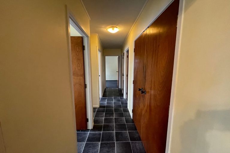 Photo of property in 51 Oreil Avenue, West Harbour, Auckland, 0618