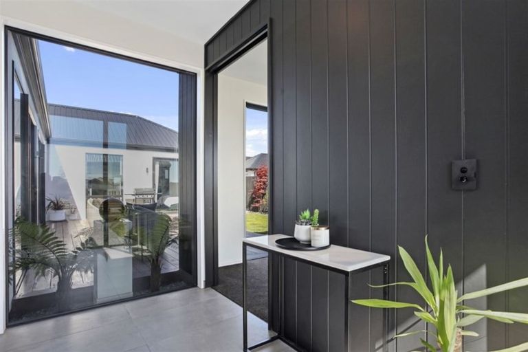 Photo of property in 4 Mckerrow Street, Marshland, Christchurch, 8083