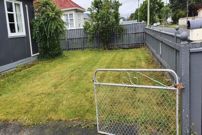 Photo of property in 125 Molesworth Street, Taita, Lower Hutt, 5011