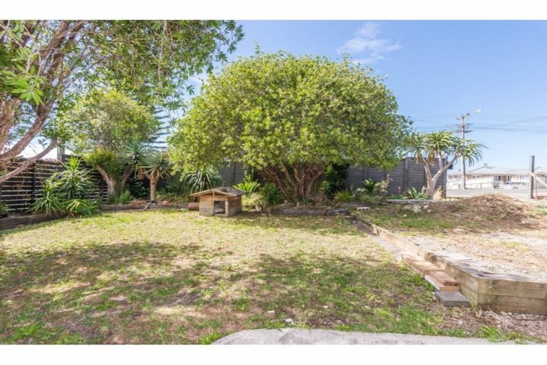 Photo of property in 171a Titirangi Road, New Lynn, Auckland, 0600
