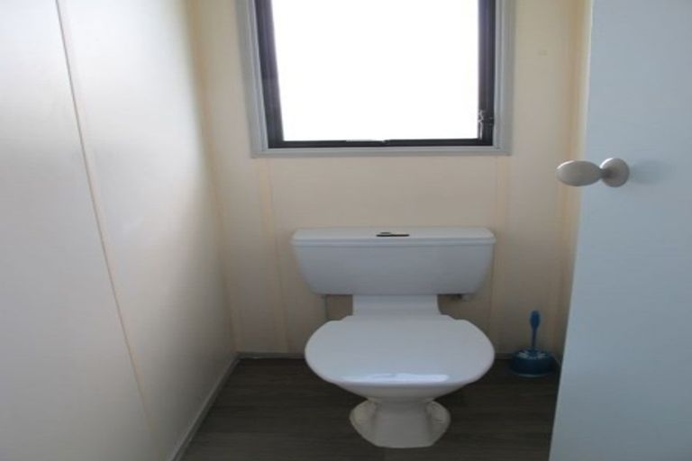 Photo of property in 25 Caribbean Drive, Unsworth Heights, Auckland, 0632