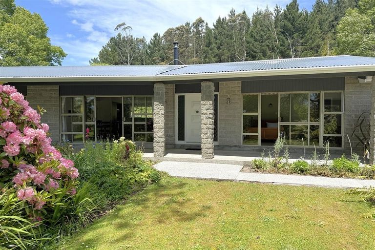 Photo of property in 406 Main Road, Kaiata, Greymouth, 7805