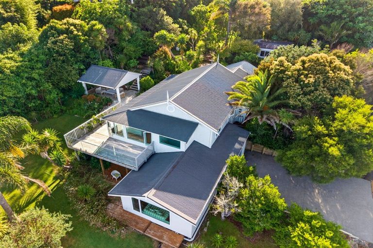 Photo of property in 8 Robertson Street, Russell, 0202