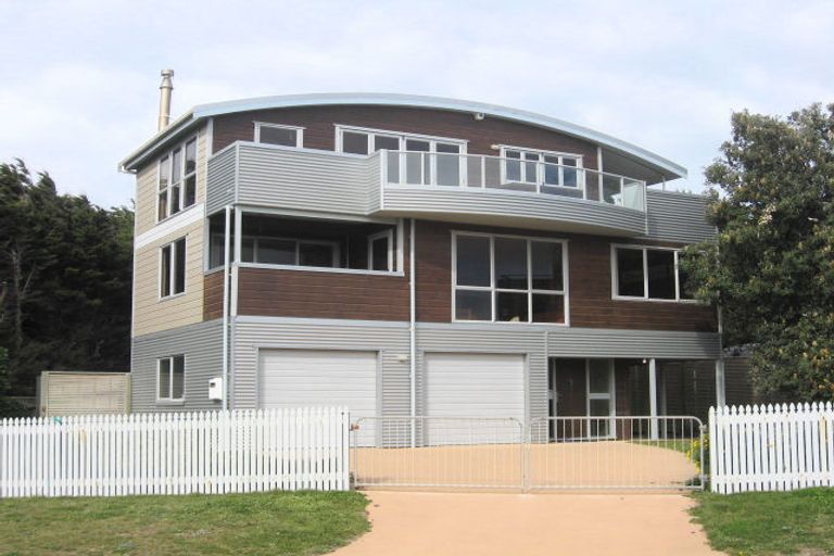 Photo of property in 3 Hydrabad Drive, Waitarere Beach, Levin, 5510