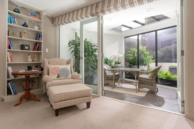 Photo of property in Highwic, 13/32 Hobson Street, Thorndon, Wellington, 6011