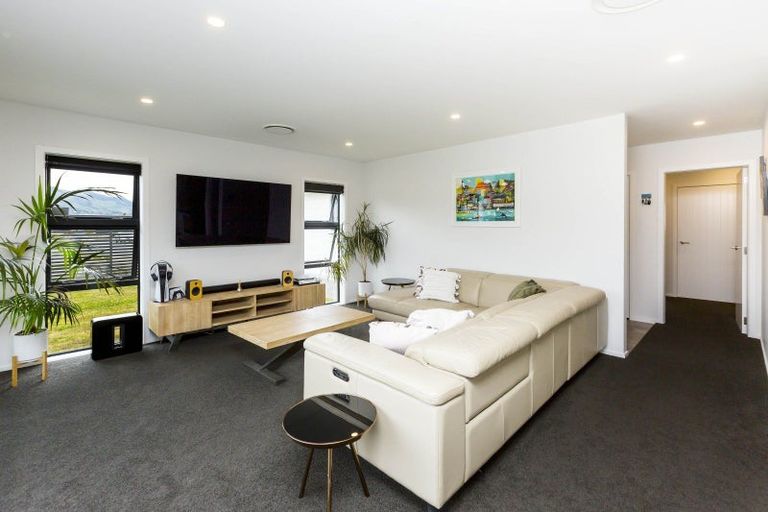 Photo of property in 25 Salisbury Crescent, Wallaceville, Upper Hutt, 5018