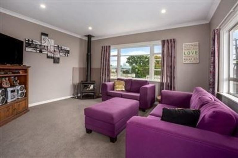 Photo of property in 46 Kirk Street, Otaki, 5512