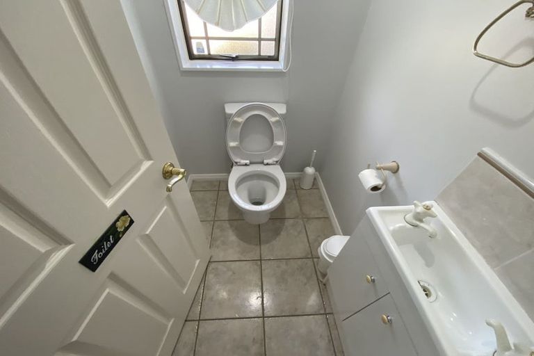 Photo of property in 5 Gretna Green, Browns Bay, Auckland, 0630