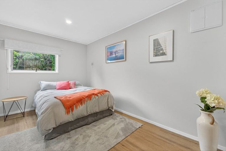 Photo of property in 27 Amorino Drive, Red Beach, 0932