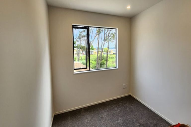 Photo of property in 28 Korokio Lane, Henderson, Auckland, 0612