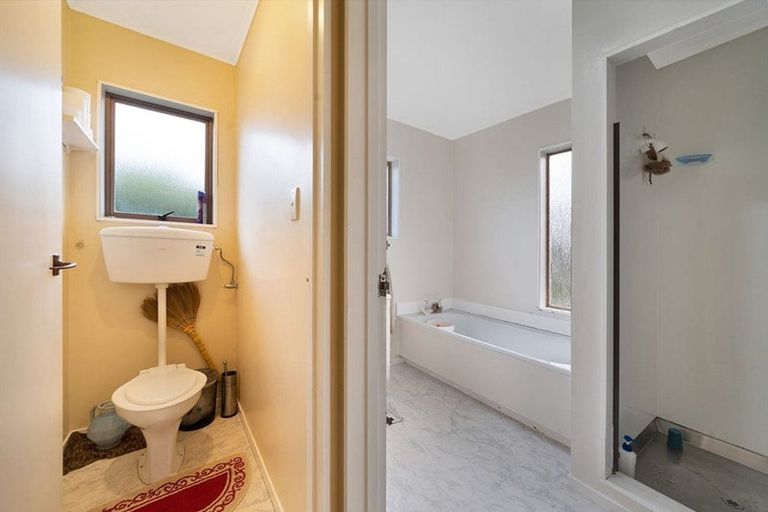 Photo of property in 4/90 Lynwood Road, New Lynn, Auckland, 0600