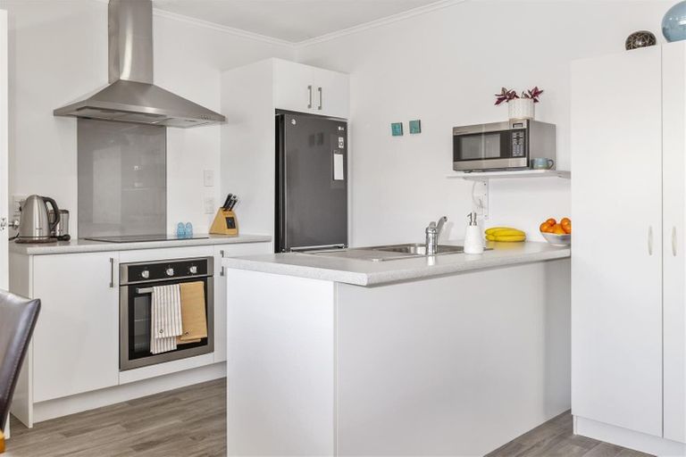 Photo of property in 6 Kaka Street, Western Heights, Rotorua, 3015