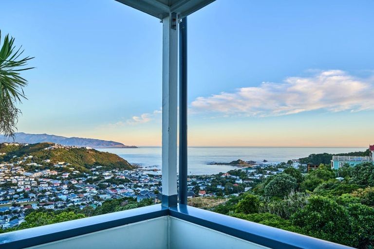 Photo of property in 23 Dargle Way, Island Bay, Wellington, 6023