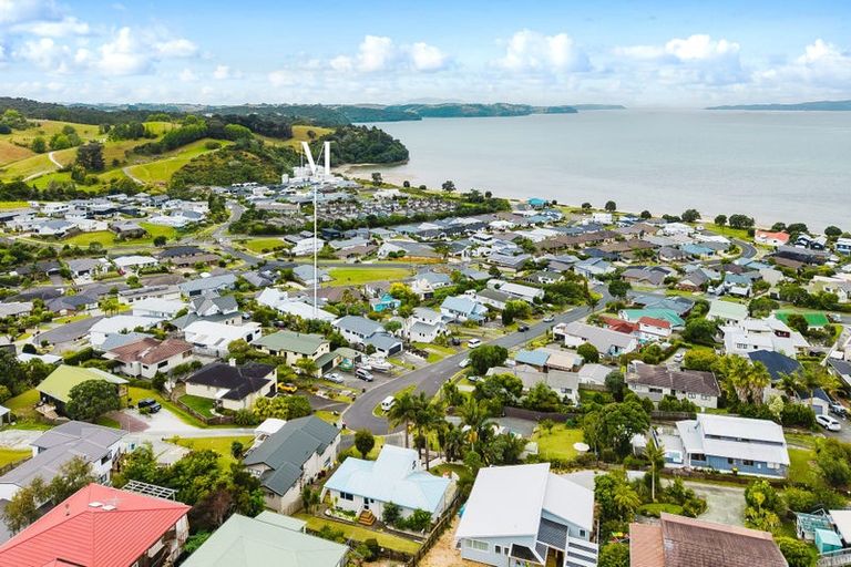 Photo of property in 17 Merehai Place, Snells Beach, 0920