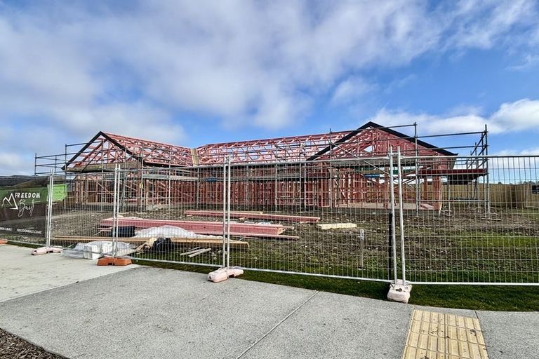 Photo of property in 13 Margaret Drive, Omokoroa, 3114