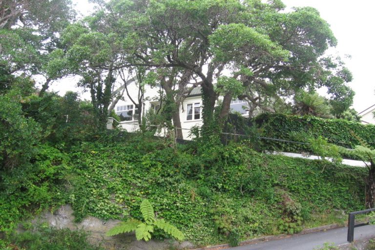 Photo of property in 6 Aplin Terrace, Ngaio, Wellington, 6035