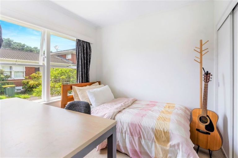 Photo of property in 2/24 Inverness Road, Browns Bay, Auckland, 0630