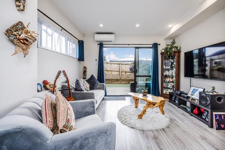 Photo of property in 8/6 Hepburn Road, Glendene, Auckland, 0602