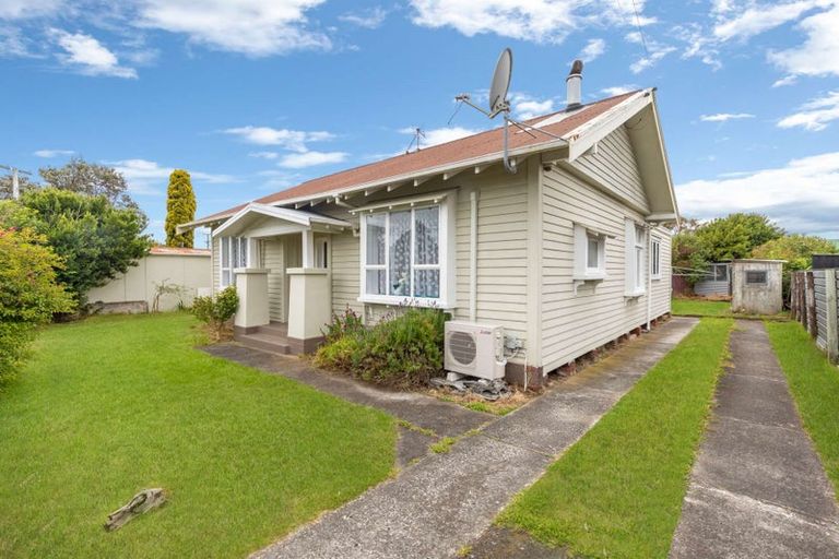 Photo of property in 2 Moore Avenue, Tawhero, Whanganui, 4501