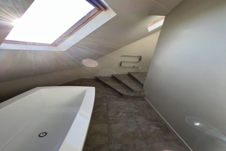 Photo of property in 14 Binda Place, Botany Downs, Auckland, 2010