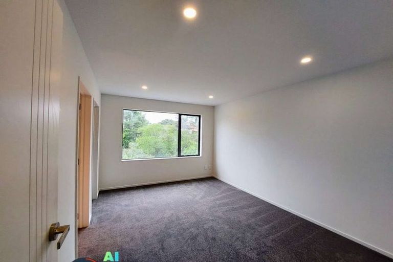 Photo of property in 16 Korokio Lane, Henderson, Auckland, 0612
