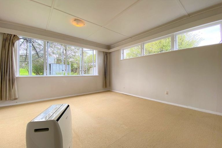 Photo of property in 47 Hutchinson Avenue, New Lynn, Auckland, 0600