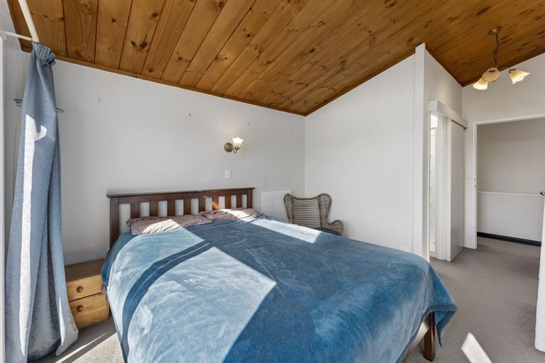 Photo of property in 13 Kenilworth Grove, Silverstream, Upper Hutt, 5019