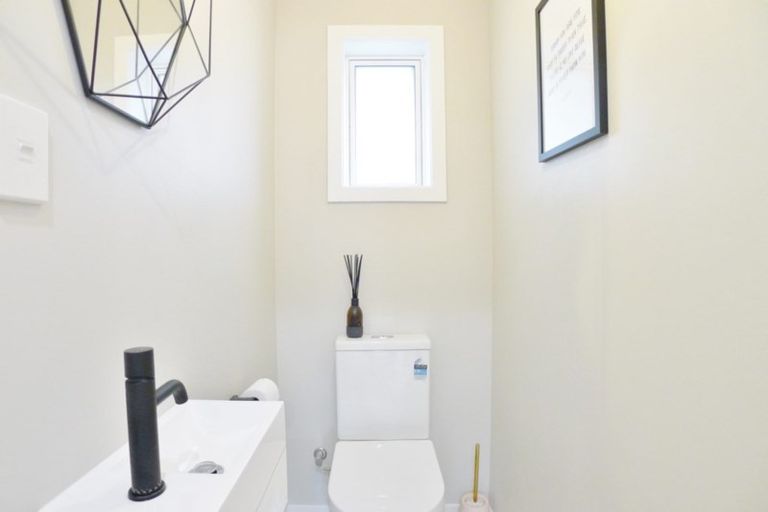 Photo of property in 25a Lidcombe Place, Avondale, Auckland, 1026