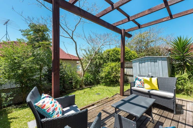 Photo of property in 9/44 Fields Parade, Oteha, Auckland, 0632