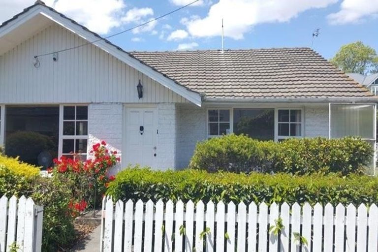 Photo of property in 2/7 Wroxton Terrace, Merivale, Christchurch, 8014