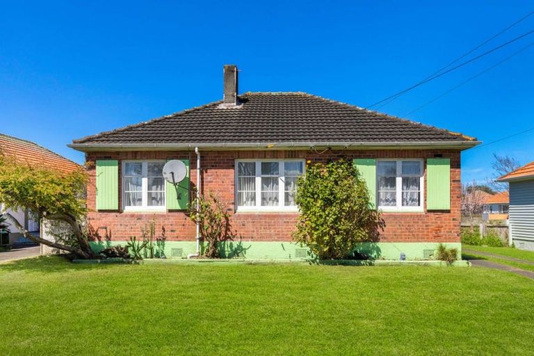 Photo of property in 13 Duigan Street, Gonville, Whanganui, 4501