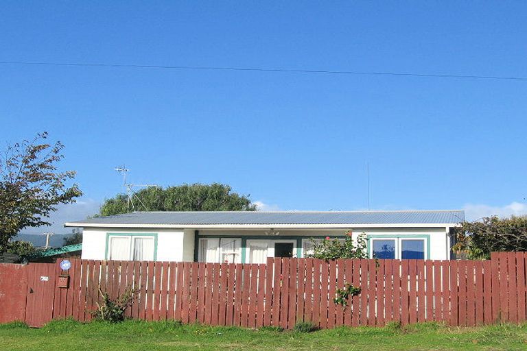 Photo of property in 26 Francis Road, Paraparaumu Beach, Paraparaumu, 5032