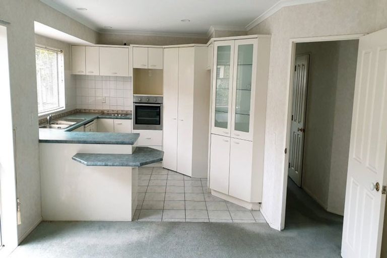 Photo of property in 104 Bob Charles Drive, Golflands, Auckland, 2013