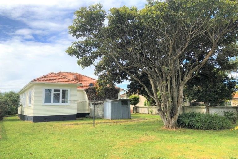 Photo of property in 37 Swiss Avenue, Gonville, Whanganui, 4501