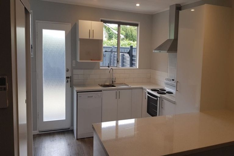 Photo of property in 80c Airlie Road, Plimmerton, Porirua, 5026