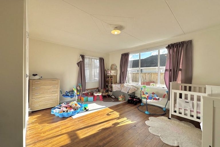 Photo of property in 12 Henry Street, Ebdentown, Upper Hutt, 5018