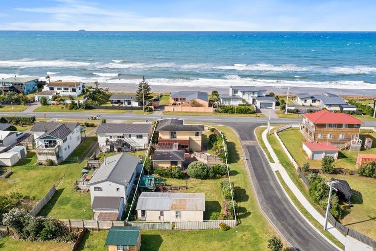 Photo of property in 20 Pukehina Parade, Pukehina, Te Puke, 3189