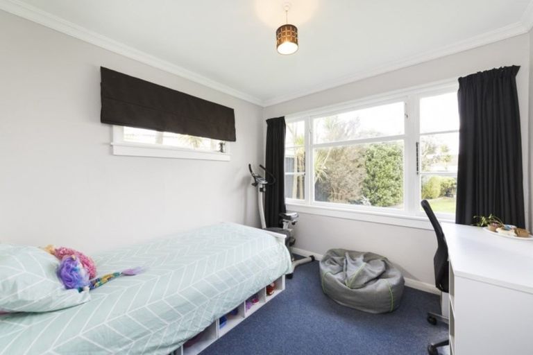Photo of property in 6 Waterford Place, Westbrook, Palmerston North, 4412