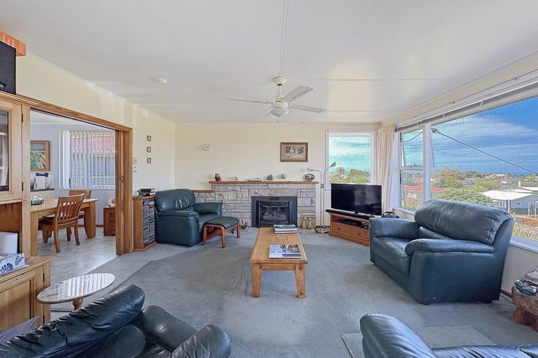Photo of property in 140 Cornfoot Street, Castlecliff, Whanganui, 4501