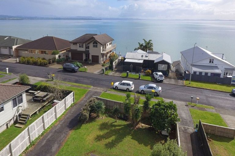 Photo of property in 27 Crispe Road, Clarks Beach, 2122