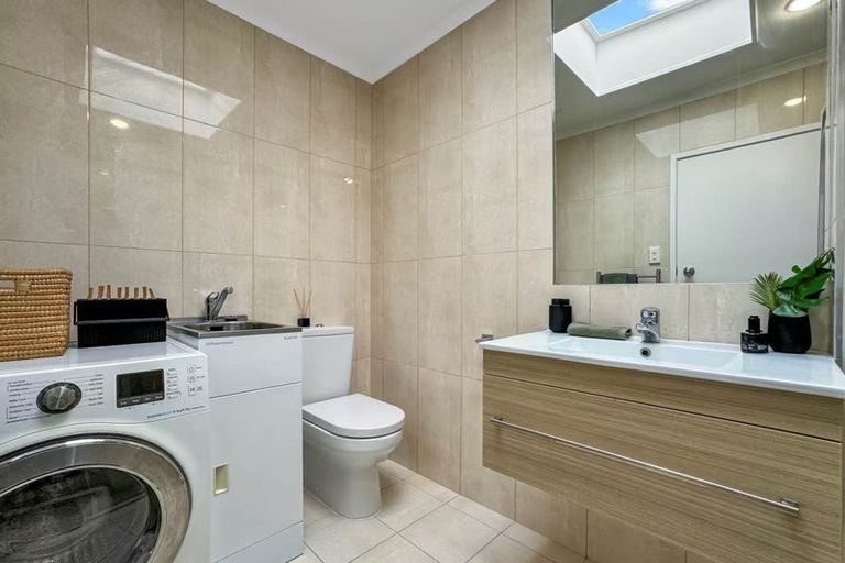 Photo of property in 29 Dudley Road, Mission Bay, Auckland, 1071