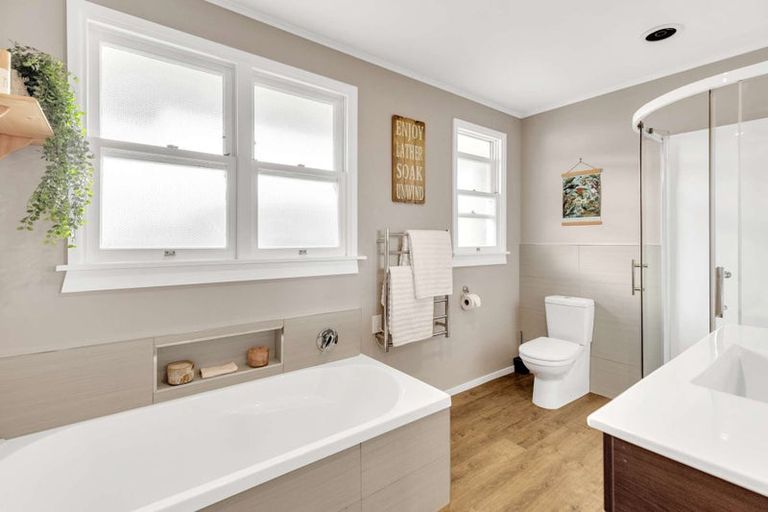 Photo of property in 12 Tawa Street, Levin, 5510