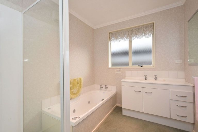 Photo of property in 120 Newcastle Street, Windsor, Invercargill, 9810