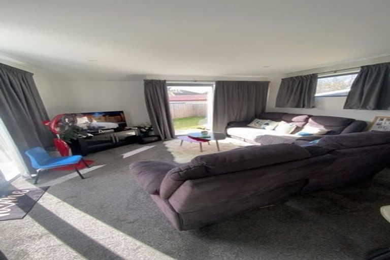 Photo of property in 2/28 Mortlake Street, Islington, Christchurch, 8042